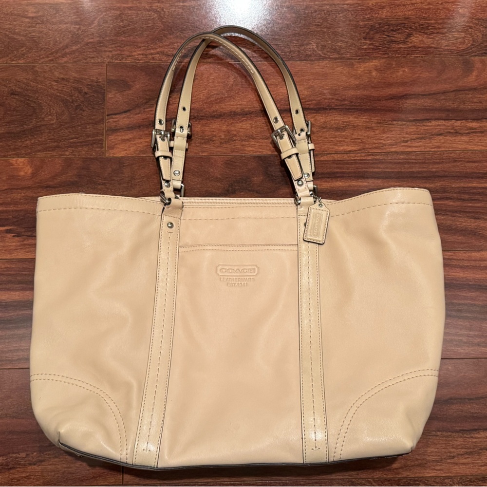 Coach Large Tan Vanilla Leather Tote Bag!!